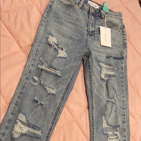 Distressed Jeans - Picture 2 of 4